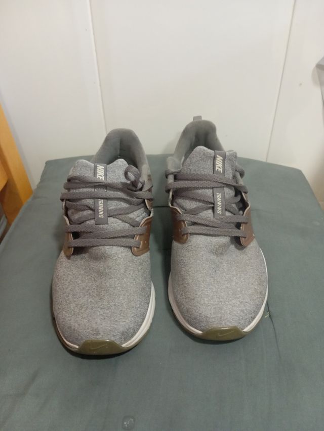 Zapatillas Nike Air training,Talla 38 Gris y metal