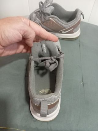 Zapatillas Nike Air training,N 38 Gris y dorado