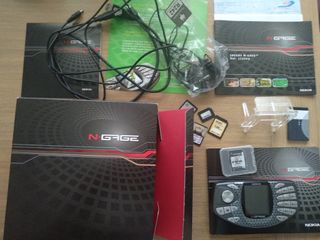 Nokia N-Gage + FIFA 2005 + Accesorios