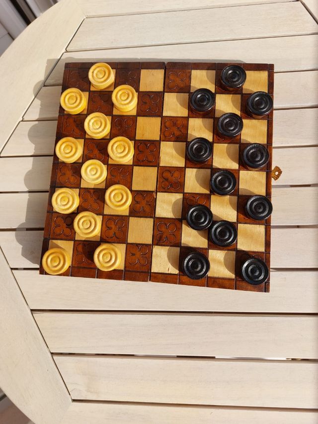 Juego de Damas de Madera