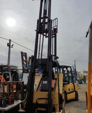 Torito Caterpillar eléctrico 2500kg