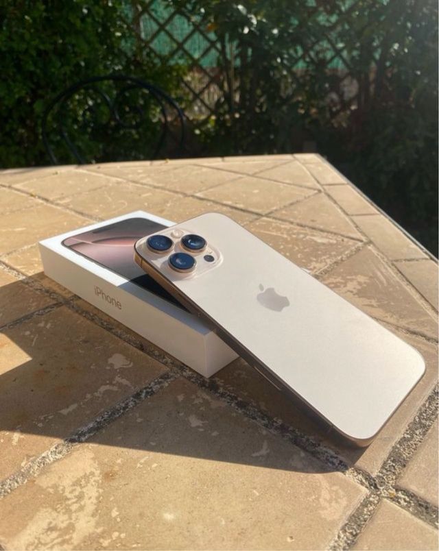 iPhone 16 Pro Dorado/Blanco garantia