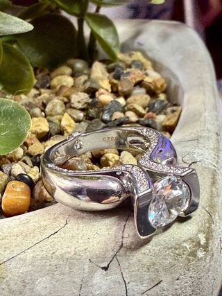 Anillo Plata Ley Circonita Grande central