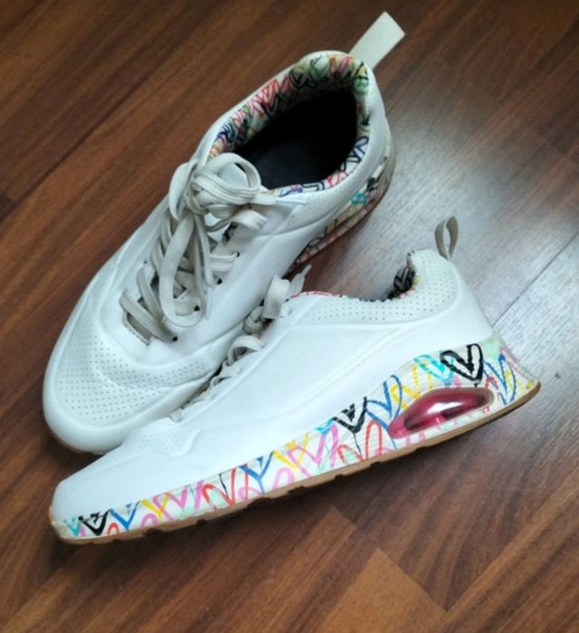 Deportivas blancas mujer.