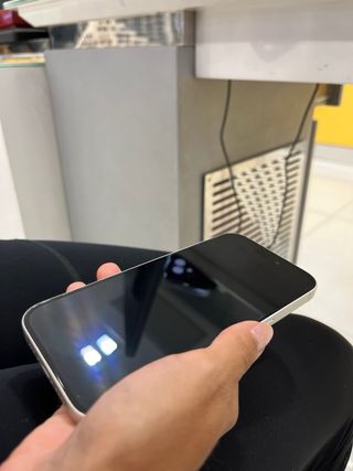 iPhone 16 128GB Blanco Impecable + Fundas