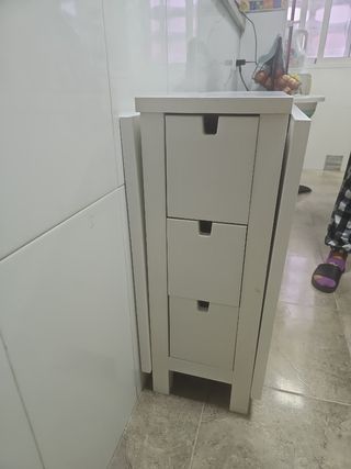 Mesa plegable con cajonera lateral