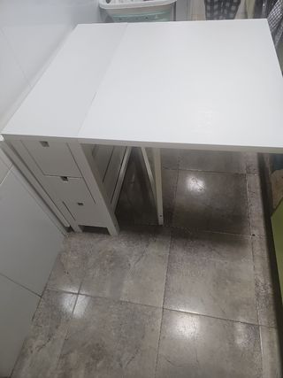 Mesa plegable con cajonera lateral