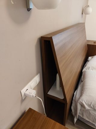 Mesita de noche y cabecero