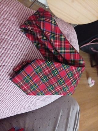 Corbata Ascot Hombre Tartán Rojo y Verde