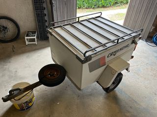 Remolque de carga Comanche con tapa