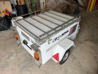 Remolque de carga Comanche con tapa