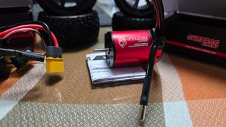 Combo Motor sin escobillas + ESC 60A + 4 Ruedas RC
