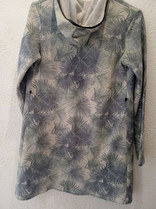 Chaqueta con capucha y estampado