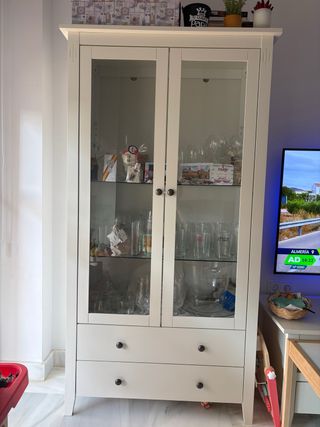 mueble vitrina 2 puertas más dos cajones