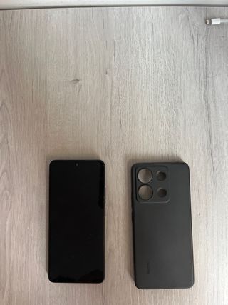 Xiaomi Redmi Note 13 Negro con funda y cargador