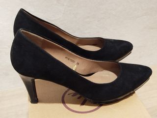 Zapatos de tacón negros