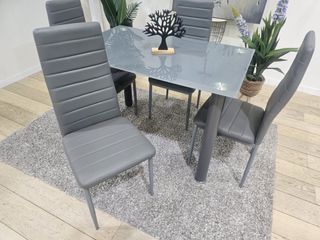 CONJUNTO DE COMEDOR + 4 SILLAS
