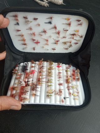 Anzuelos de mosca nuevos a estrenar