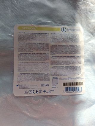 Baberos desechables adultos 93 unidades