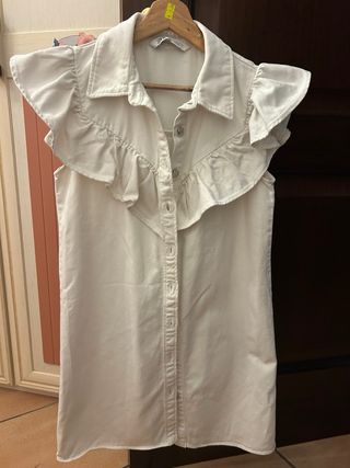 Vestito Zara bianco con volant e bottoni