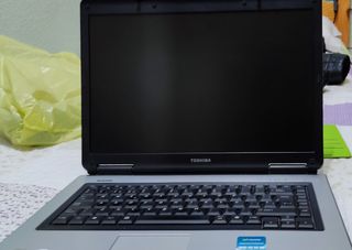 Portátil Toshiba Satellite Windows 8