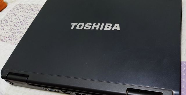 Portátil Toshiba Satellite Windows 8