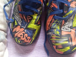 Zapatillas multitacos Messi Talla 37