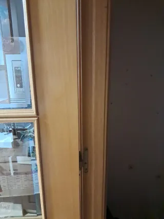 Puerta madera y cristal