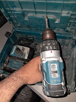 Taladro Percutor Makita 18V + Batería