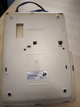 Calculadora Sharp CS-2635E Retro