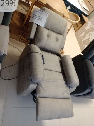 Sillón levanta personas gris