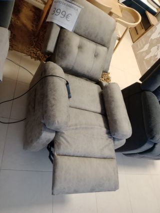 Sillón levanta personas gris