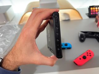 Nintendo Switch normal, Joycons nuevos + accesorio
