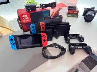 Nintendo Switch normal, Joycons nuevos + accesorio