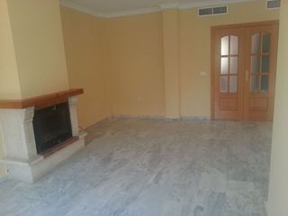 Casa pareada en alquiler en Centro en Alhaurín de la Torre