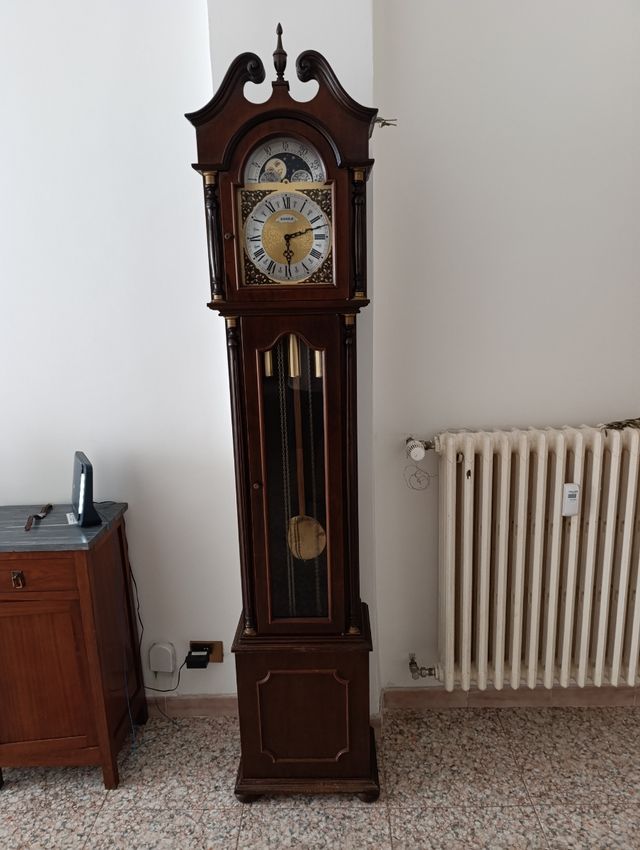 Orologio a pendolo a colonna 