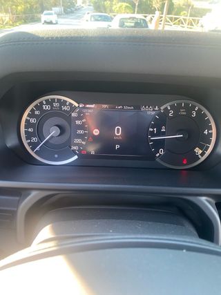 Land Rover Defender 2023