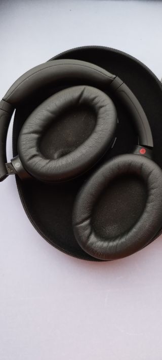Auriculares Sony WH-1000XM4 Negros y Dorados