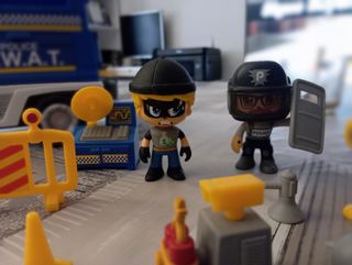 Set de policía y ladrones Pin y Pon