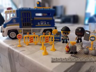 Set de policía y ladrones Pin y Pon