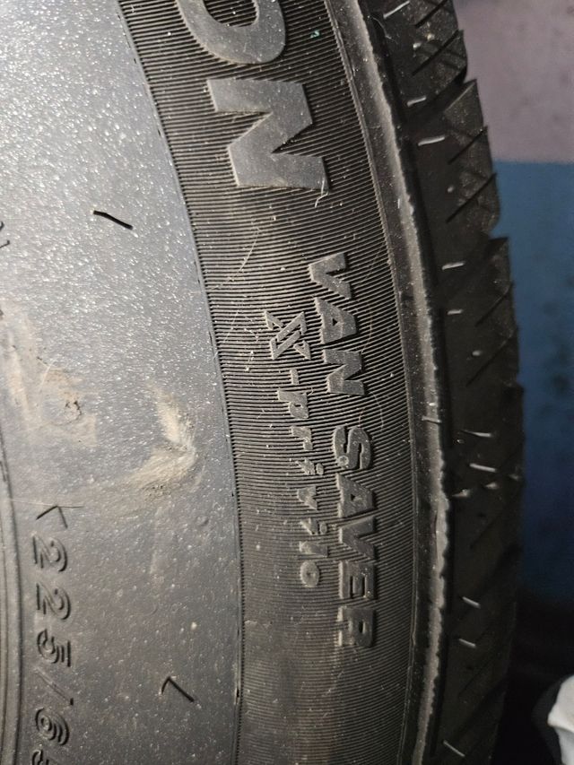 Neumático de furgoneta Renault Master 2 16"