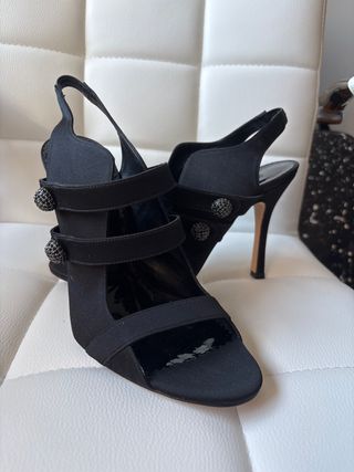 Elegantes sandalias Carolina Herrera negras