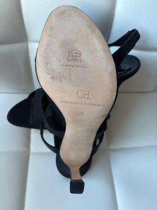 Elegantes sandalias Carolina Herrera negras