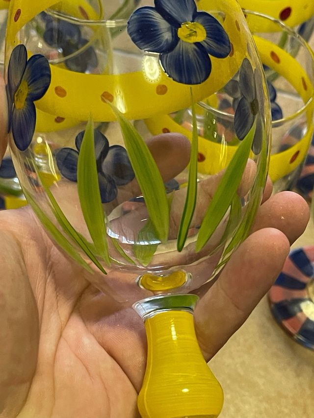 Calici in vetro dipinti a mano