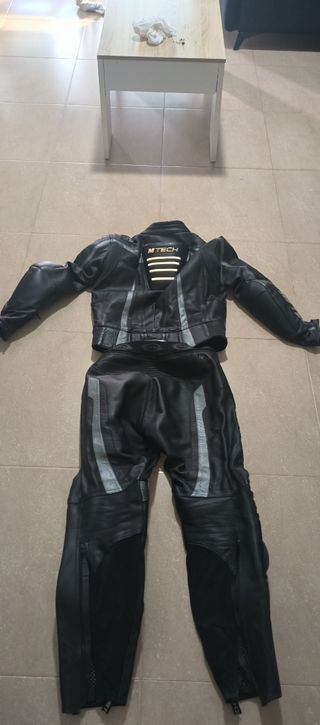 Mono de cuero Mtech 2 piezas negro talla L