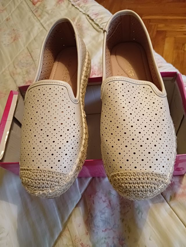 Zapatos planos blancos talla 39