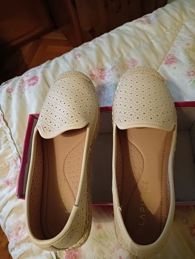Zapatos planos blancos talla 39