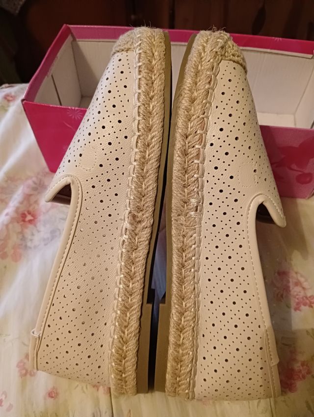 Zapatos planos blancos talla 39