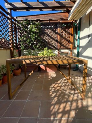 Mesa de exterior de madera