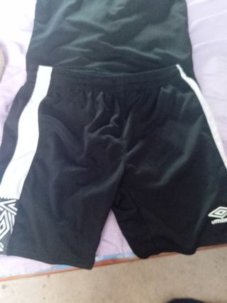 Equipación fútbol Umbro Talla 12